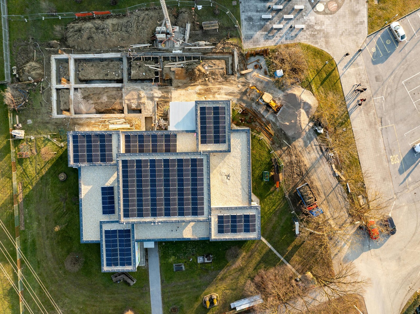 pexels-vladimirsrajber-30955019 Modern sustainable building